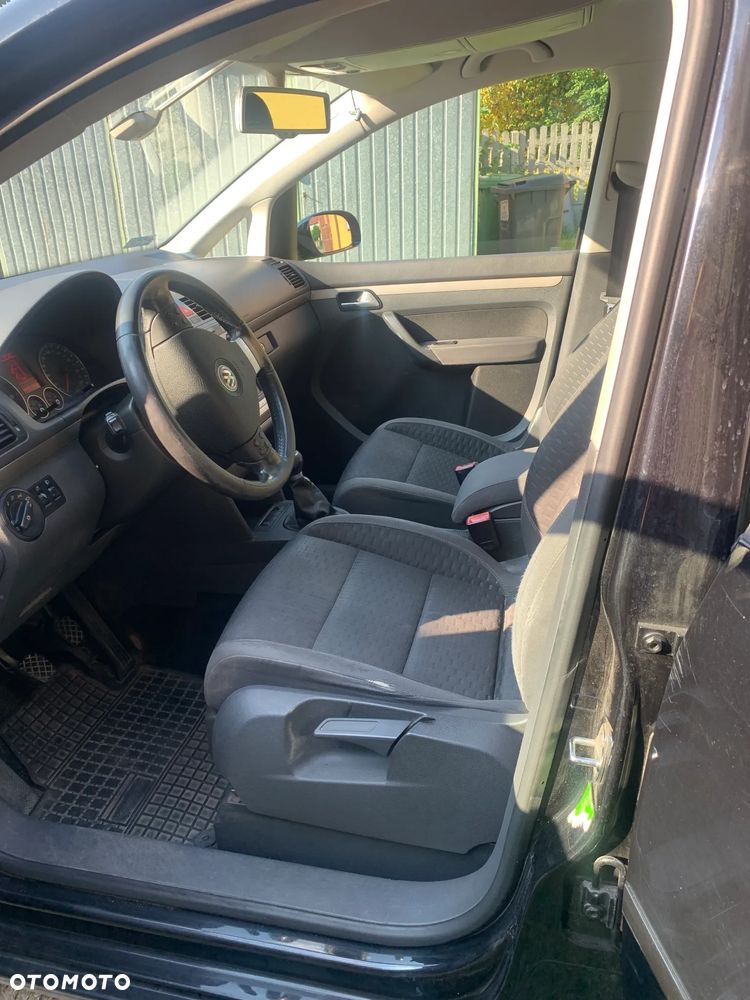Volkswagen Touran 2.0 TDI Highline - 8
