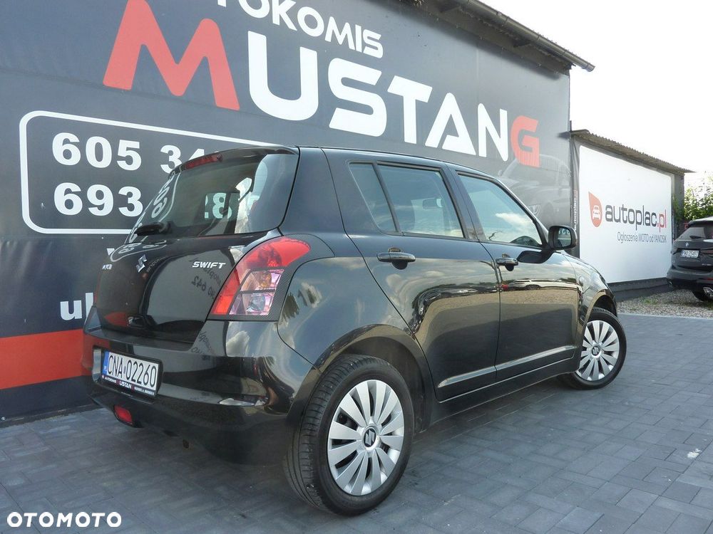 Suzuki Swift - 4