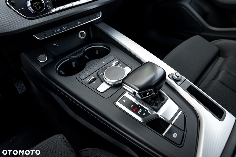 Audi A4 Limousine 35 TFSI S tronic S line - 28