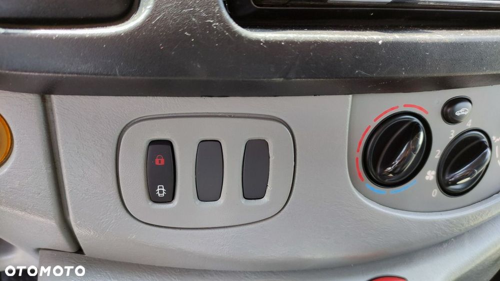 Renault Trafic - 32