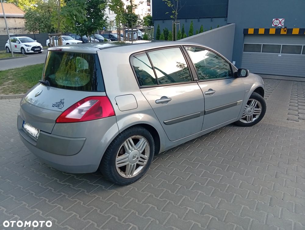 Renault Megane 1.6 16V Confort Privilege - 1