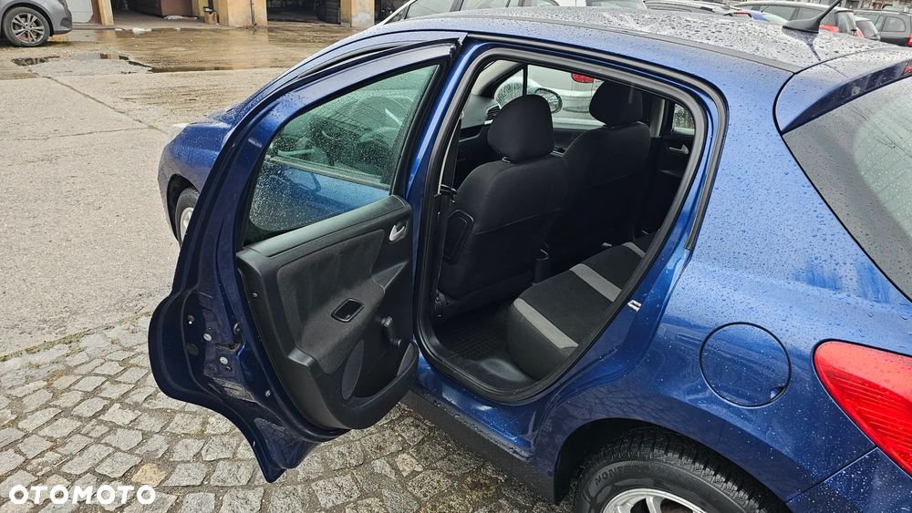 Peugeot 207 1.4 HDi Presence - 11