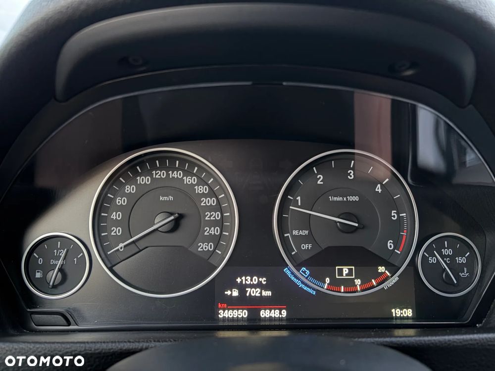BMW Seria 3 318d Sport Line Shadow - 26