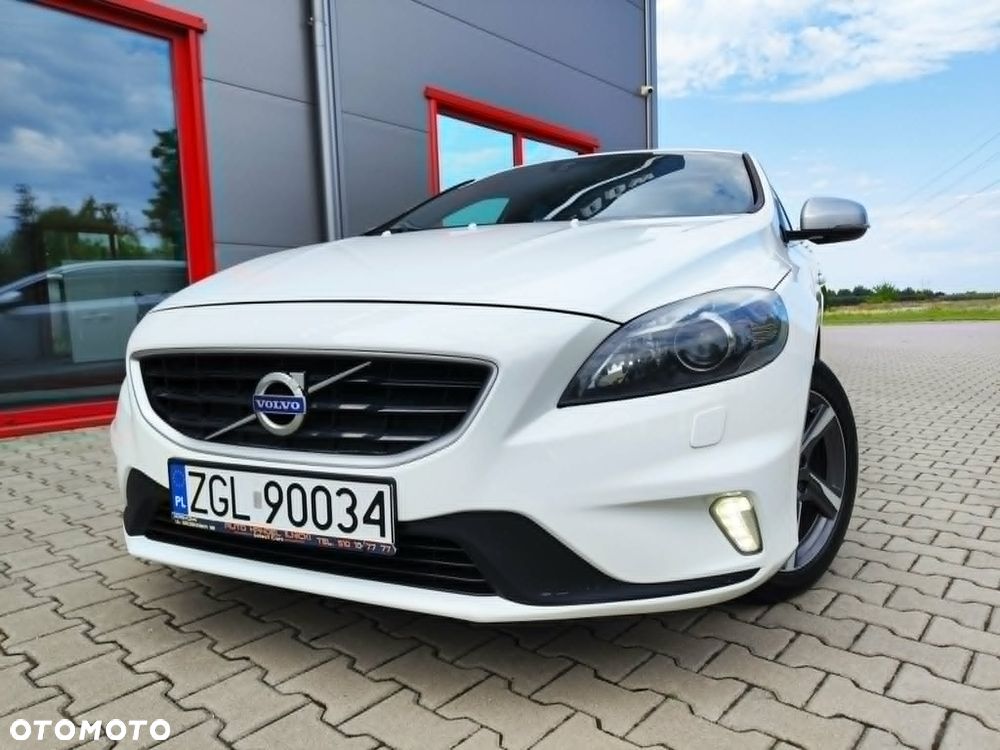 Volvo V40 D2 Drive-E R-Design Momentum - 1