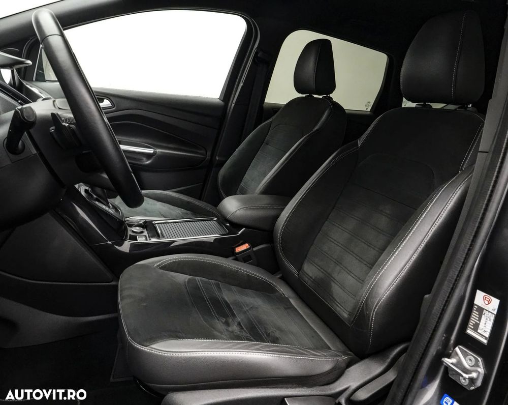 Ford Kuga 2.0 TDCi 4WD Powershift ST-Line - 12
