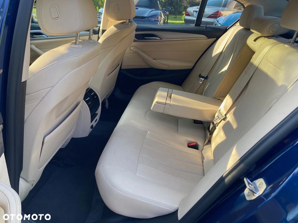 BMW Seria 5 520d Luxury Line - 12