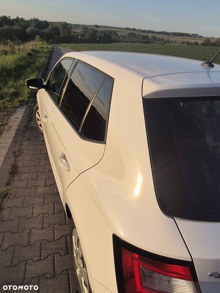 Skoda Fabia 2017 photo 4