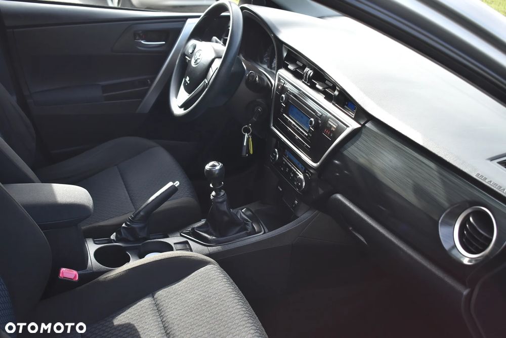 Toyota Auris - 27