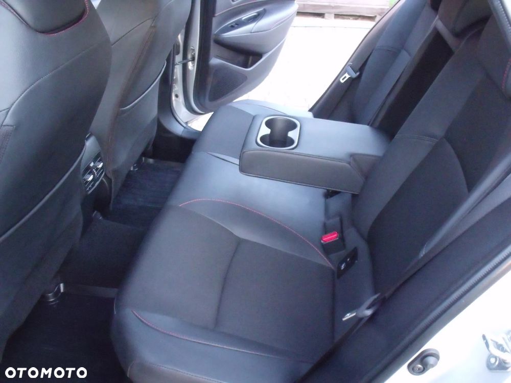 Toyota Corolla 1.8 Hybrid GR Sport Dynamic - 26