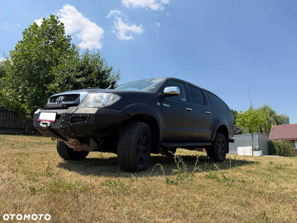 Toyota Hilux - 1