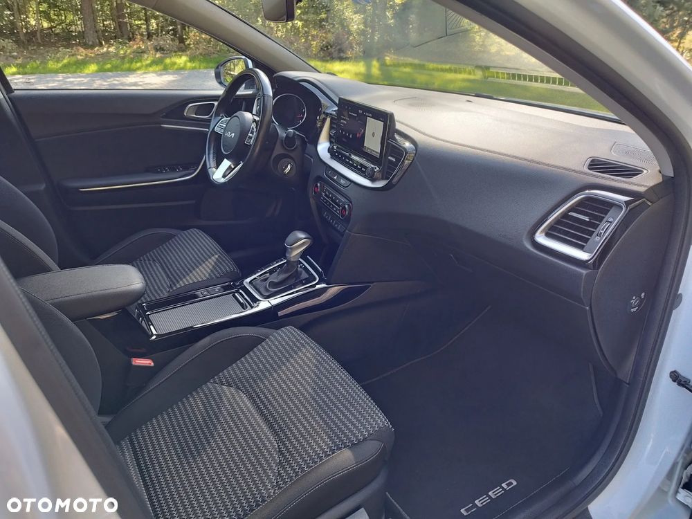 Kia Ceed 1.5 T-GDI DCT7 OPF Vision - 25