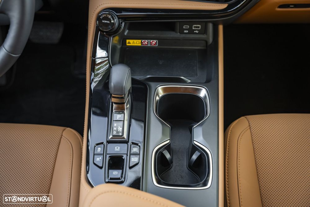 Lexus NX 450h+ Executive - 28