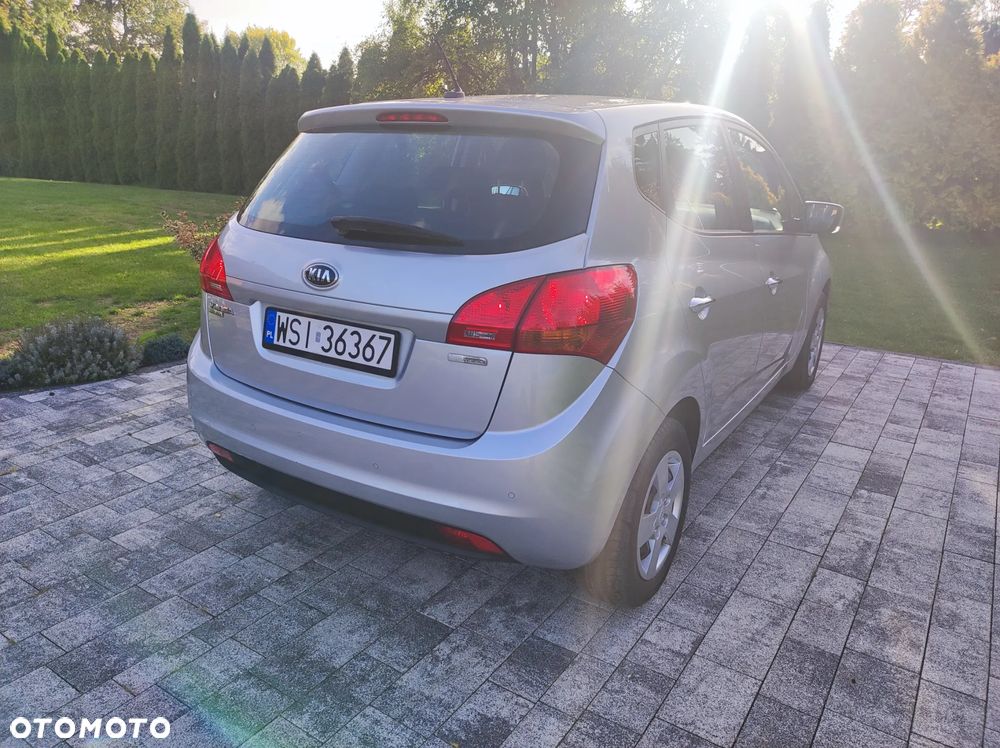 Kia Venga 1.6 L - 8