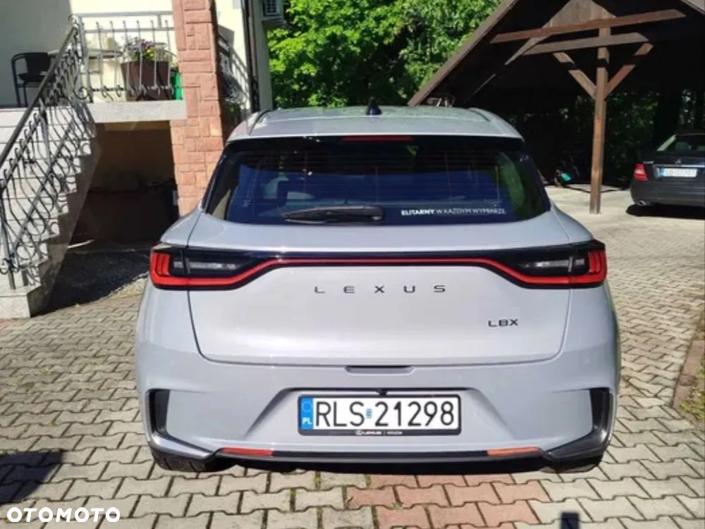 Lexus LBX 1.5 Hybrid Elegant AWD - 3