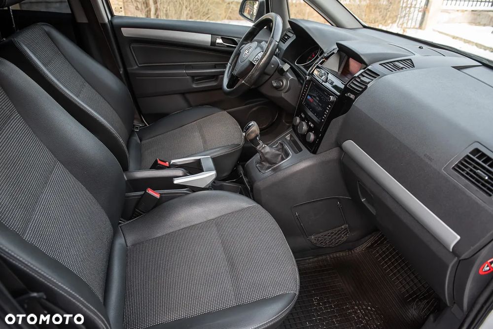 Opel Zafira - 29