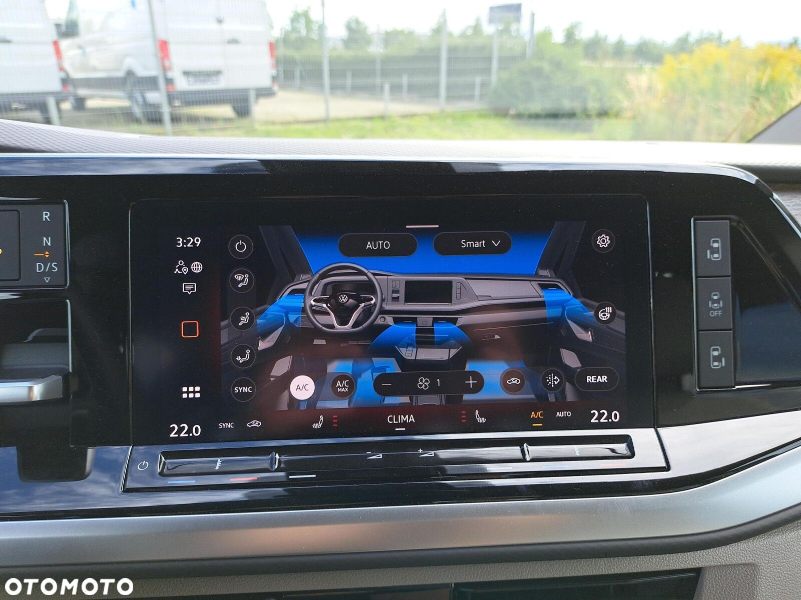 Volkswagen Multivan - 11