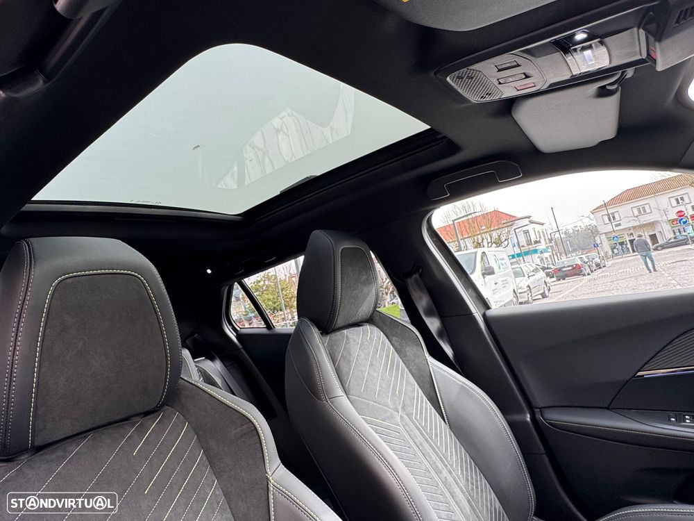 Peugeot e-2008 GT - 23