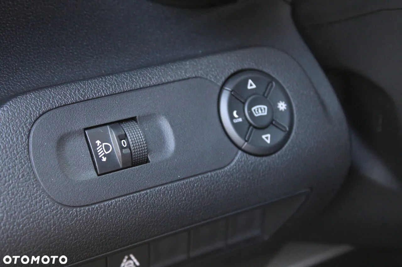Citroën Berlingo M PureTech 130 EAT8 SHINE - 27