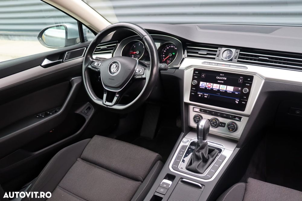 Volkswagen Passat - 10