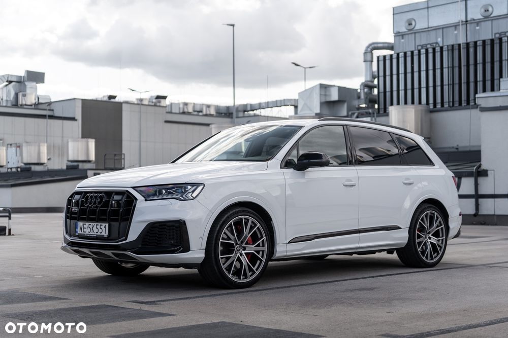 Audi SQ7 - 7