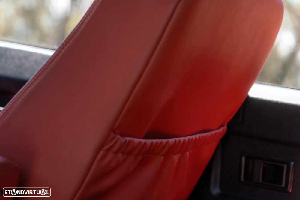 Land Rover Defender - 21