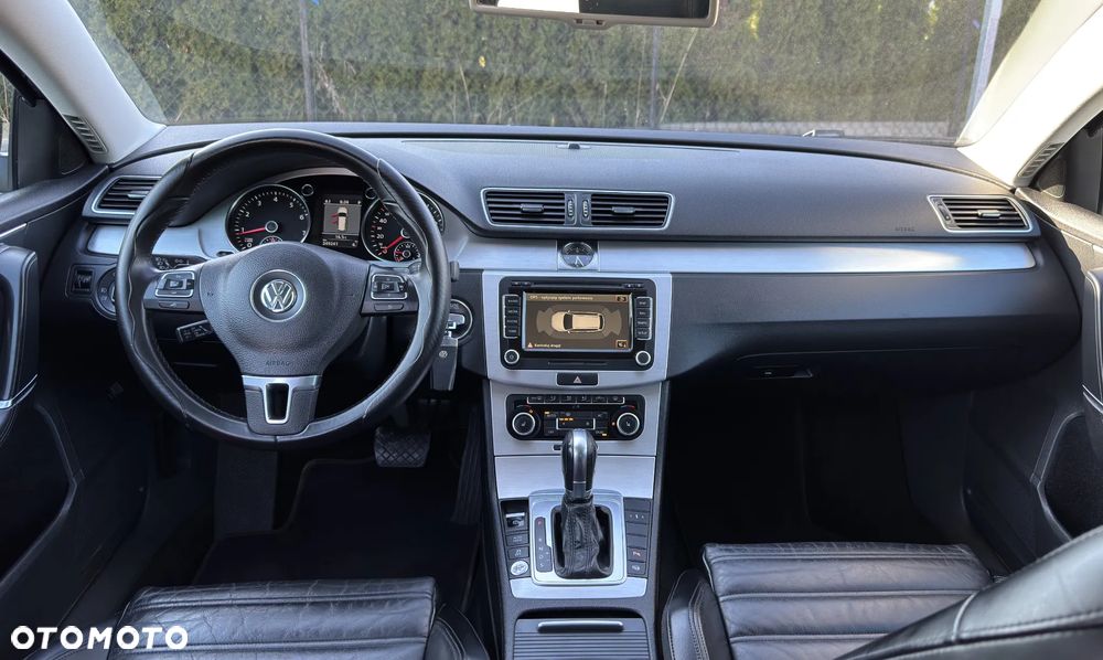 Volkswagen Passat - 30