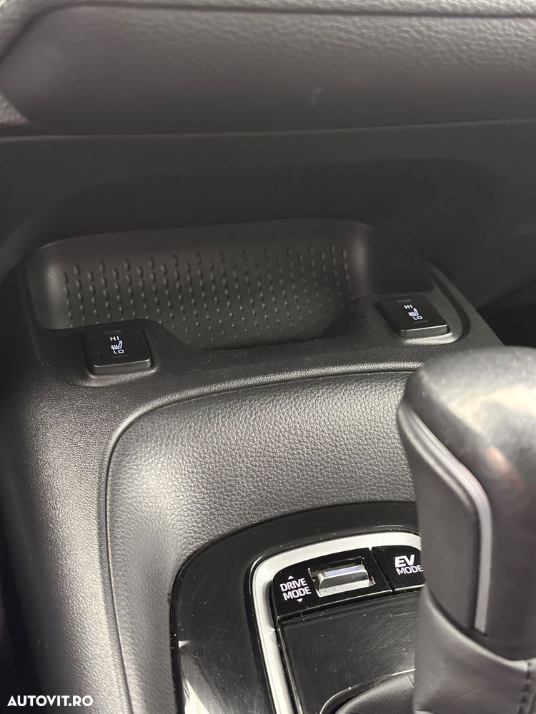 Toyota Corolla 1.8 HSD Business - 15