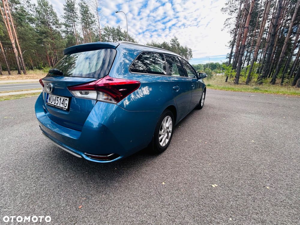 Toyota Auris 1.6 Premium - 3