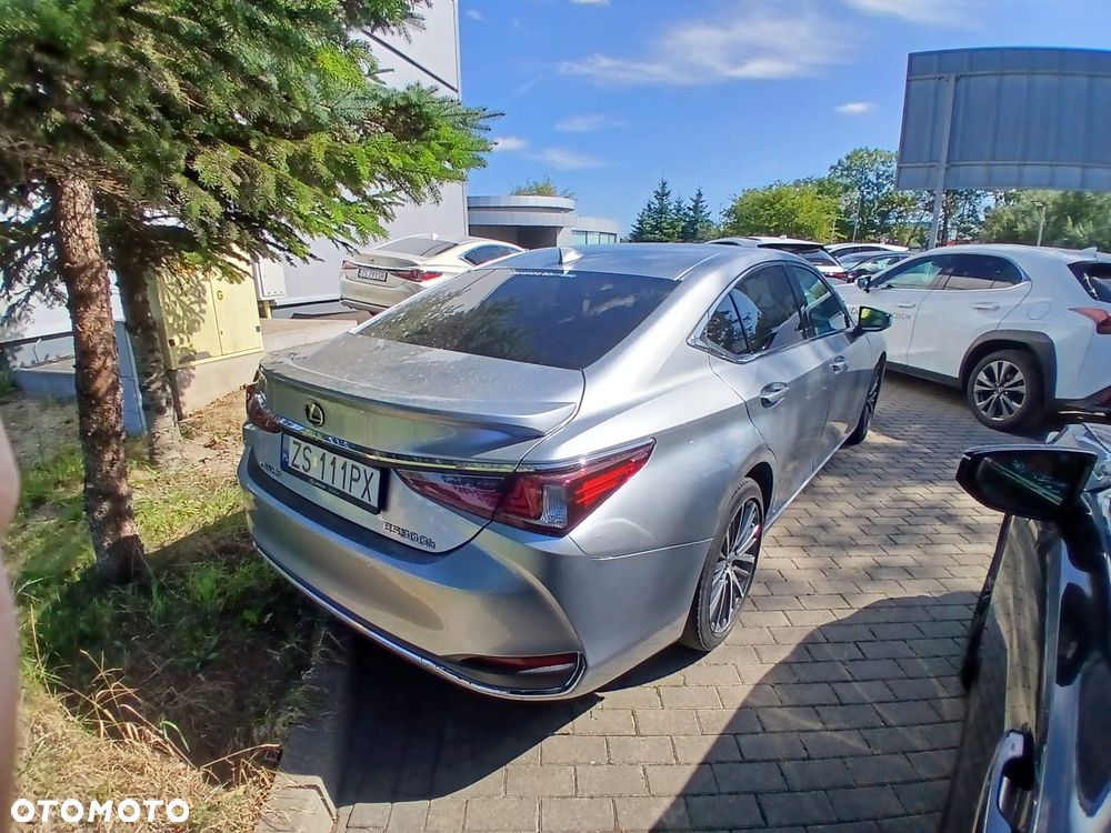 Lexus ES 300h Prestige - 3