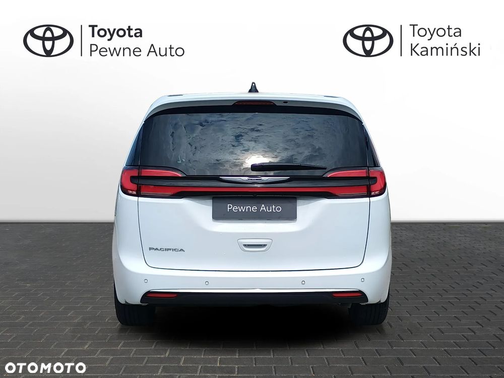 Chrysler Pacifica - 4