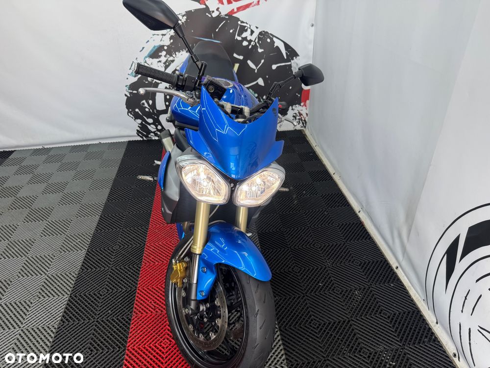 Triumph Street Triple - 37