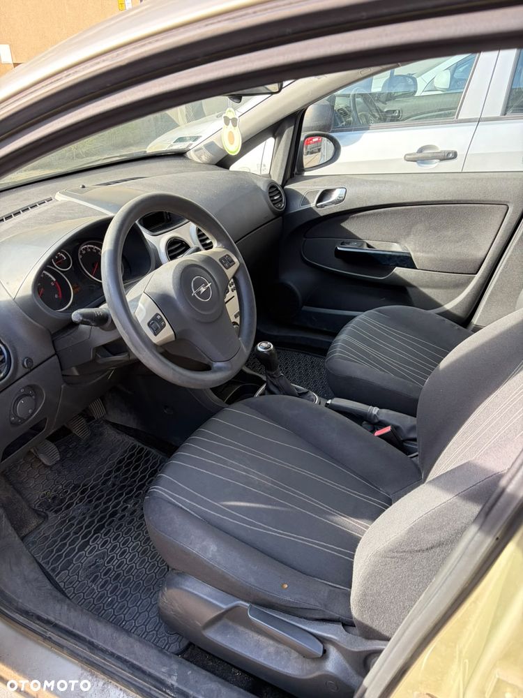 Opel Corsa - 18