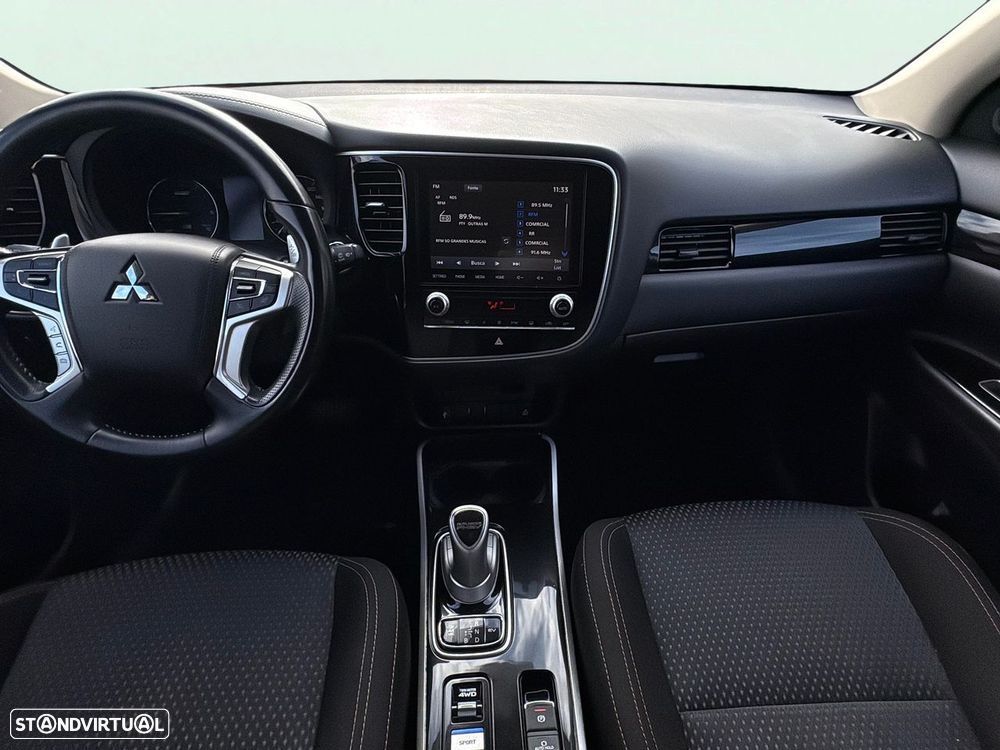 Mitsubishi Outlander 2.4 Intense - 13
