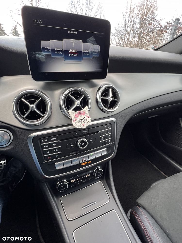 Mercedes-Benz GLA 200 7G-DCT AMG Line - 2