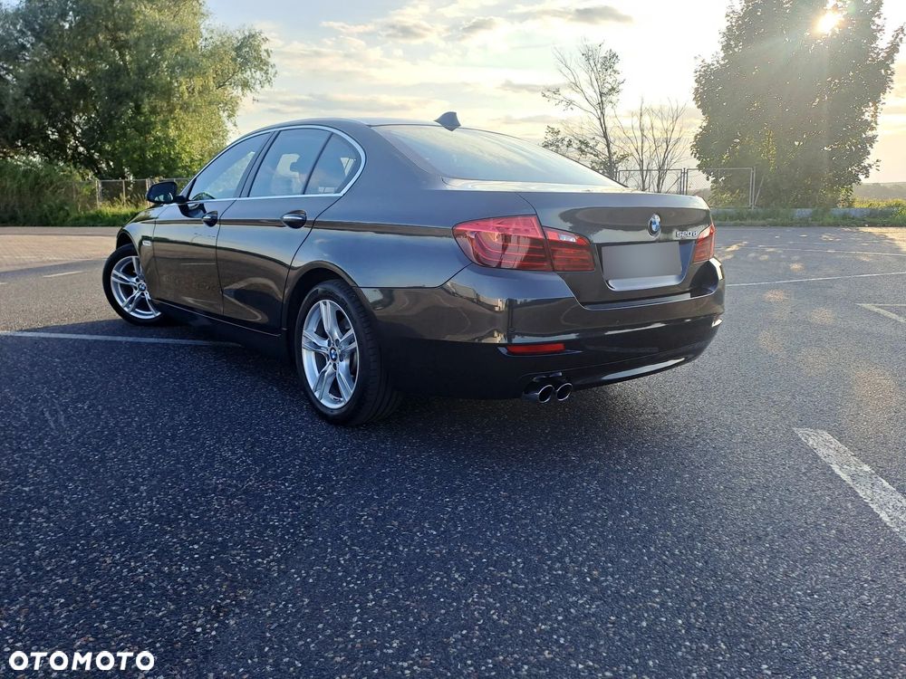 BMW Seria 5 520d Luxury Line - 2