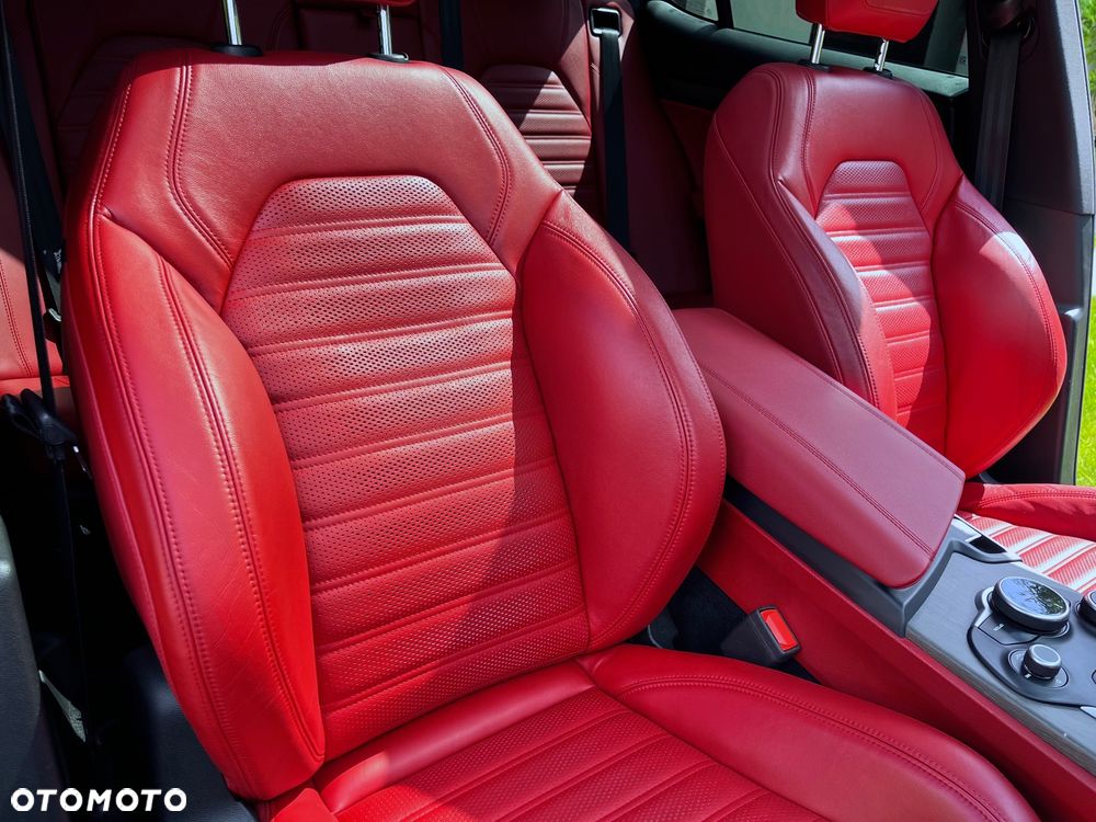 Alfa Romeo Stelvio 2.0 Turbo TI Q4 - 11