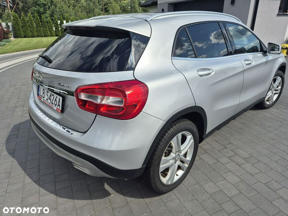 Mercedes-Benz GLA - 4