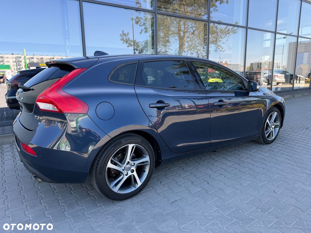 Volvo V40 T3 Momentum - 11