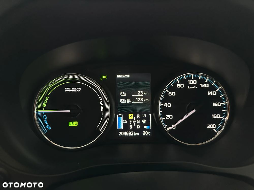 Mitsubishi Outlander - 6