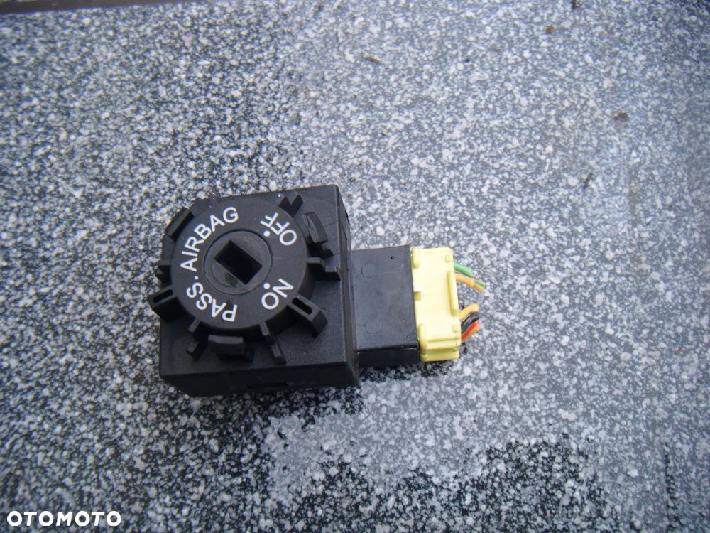 mitsubishi colt Z30 VI 06r przełącznik airbag mn108502 - 1