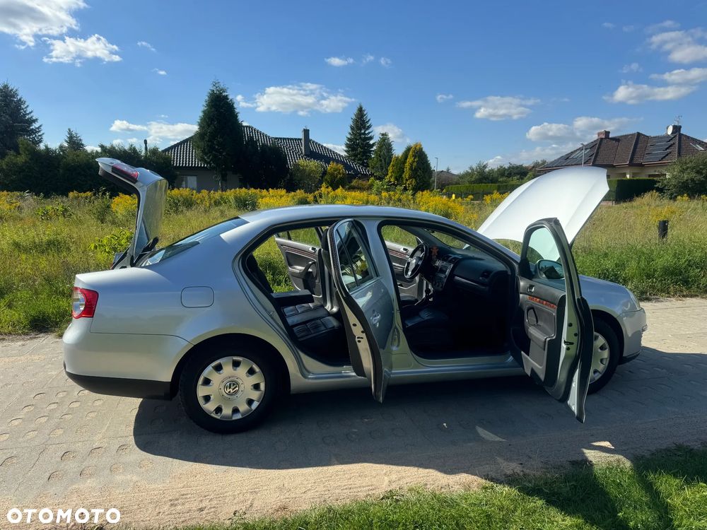 Volkswagen Jetta 1.9 TDI Trendline - 18