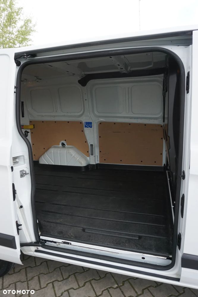 Ford Transit Custom L1H1 270 2,2TDCI 125KM - 17