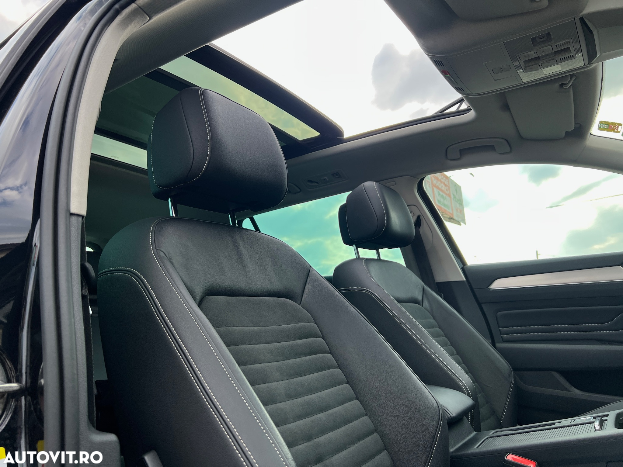 Volkswagen Passat Variant 2.0 TDI DSG Elegance - 23