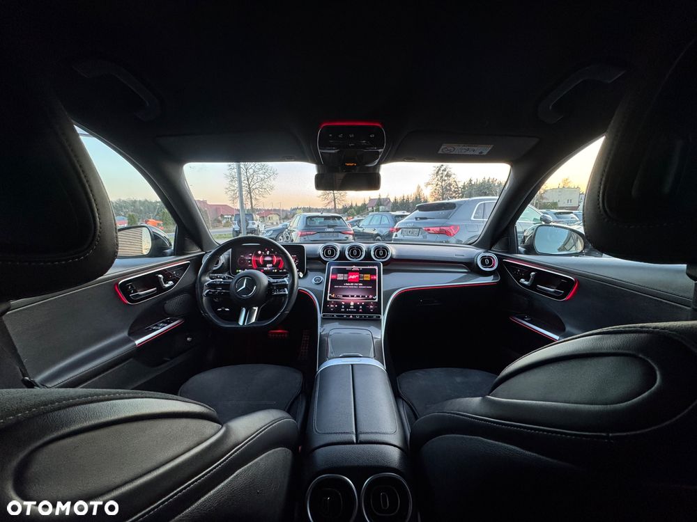 Mercedes-Benz Klasa C 180 9G-TRONIC AMG Line - 17
