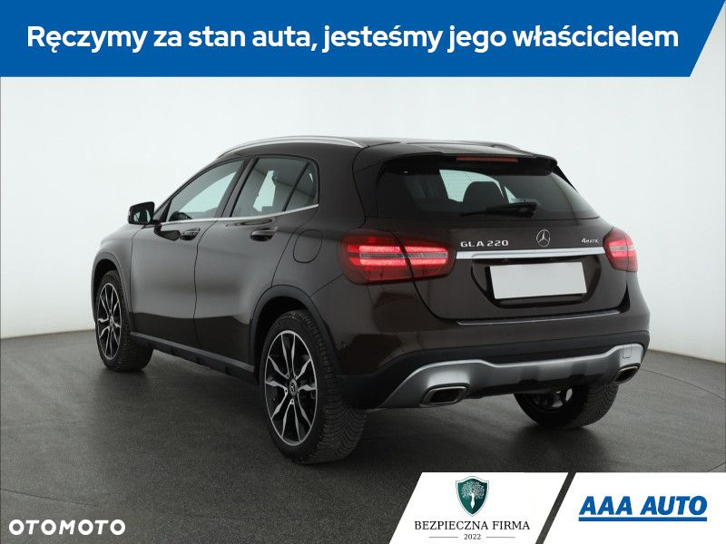 Mercedes-Benz GLA - 5