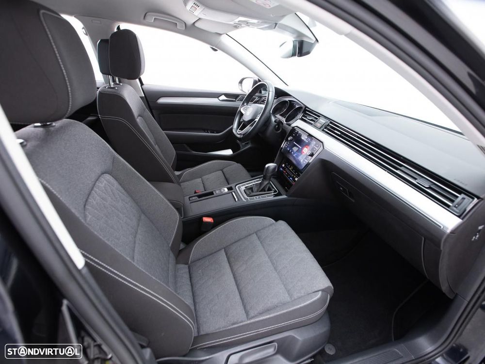 VW Passat Variant 2.0 TDI Business DSG - 9