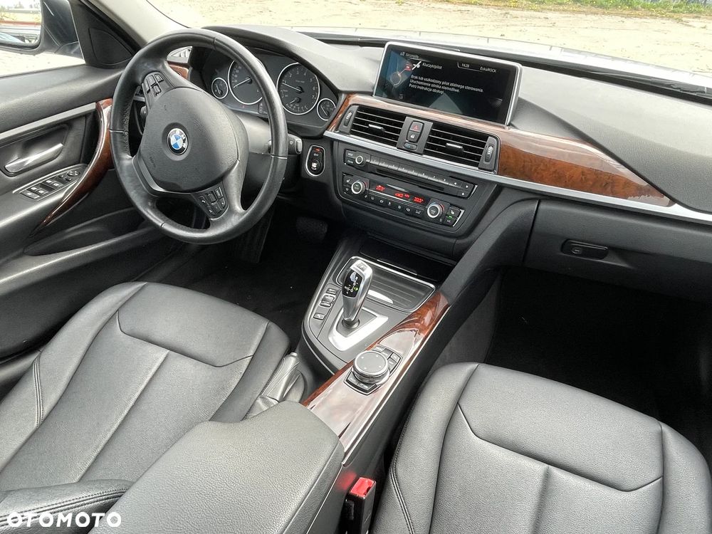 BMW Seria 3 328i xDrive Sport-Aut - 4