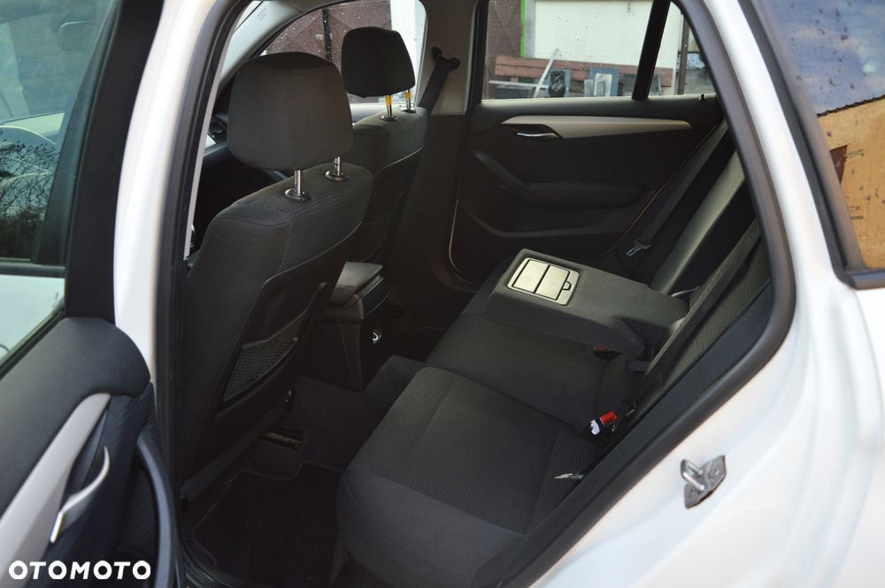 BMW X1 sDrive18d xLine - 17