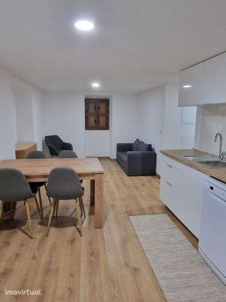 T2 em Setúbal, mobilado, equipado, terraço com 20m², e ampla varanda - Grande imagem: 4/7