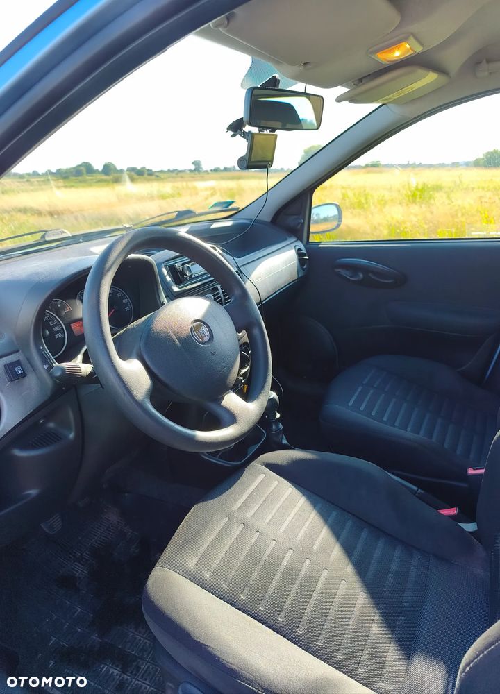 Fiat Punto 1.2 8V Classic - 5
